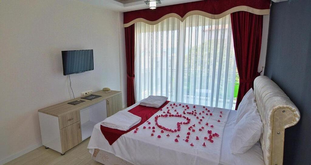 Airport Guelluek Otel Milas 외부 사진